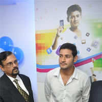Mahesh Babu at Univercell Mobile Store Opening Stills | Picture 73065